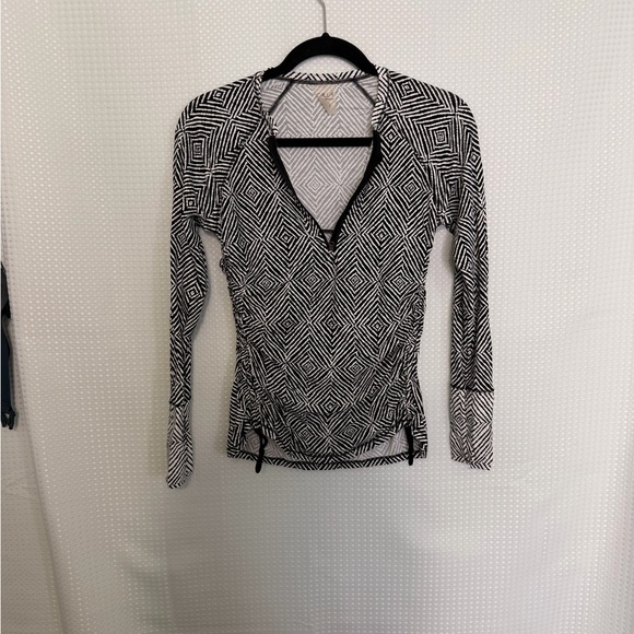 Calia Carrie Underwood Zip Rashguard Island Geo Black White Long Sleeve Size S - Picture 3 of 6